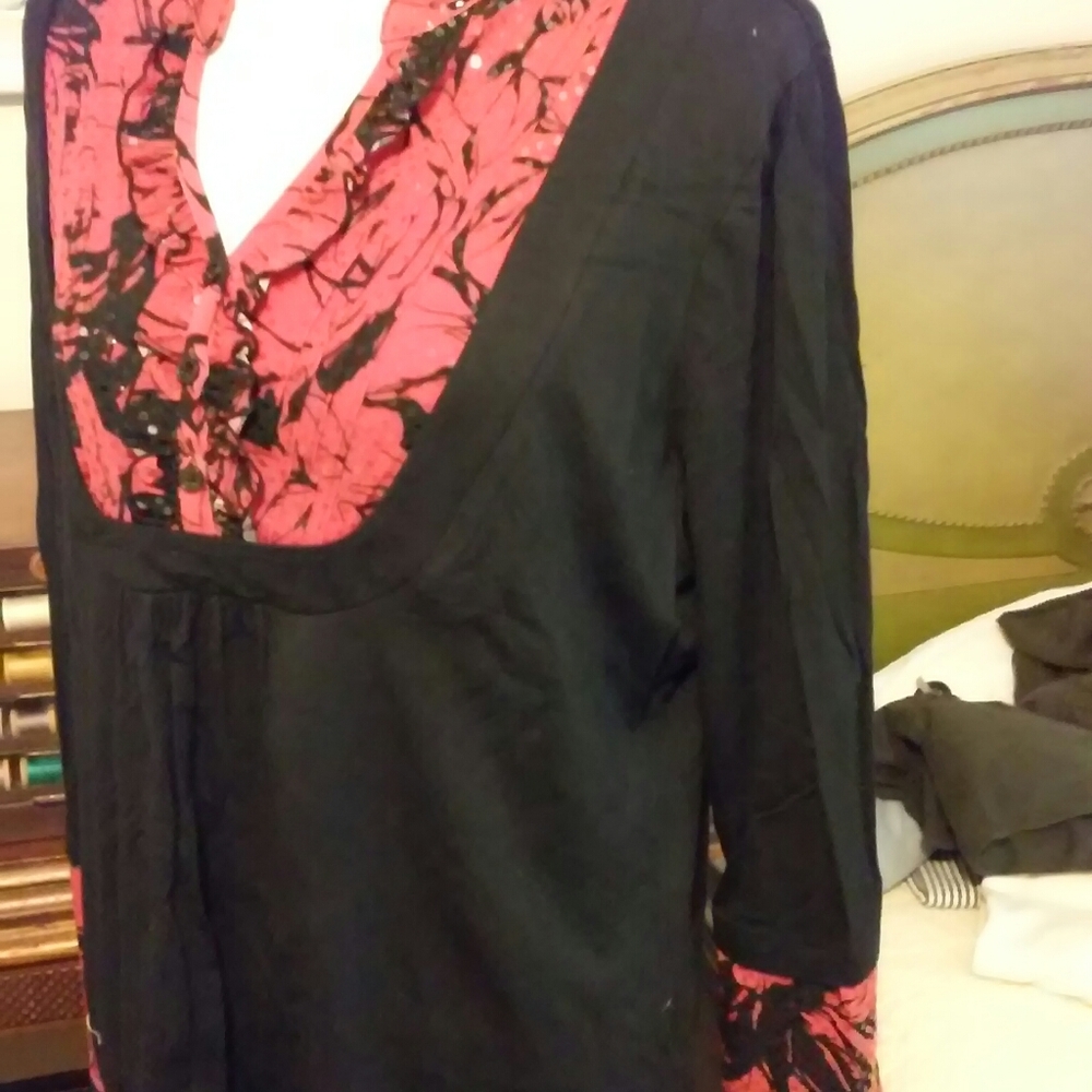 Black and pink sequin. Top